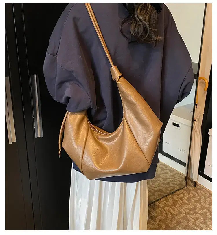 Vintage Brown Leather Shoulder Bag for Women — feature 1