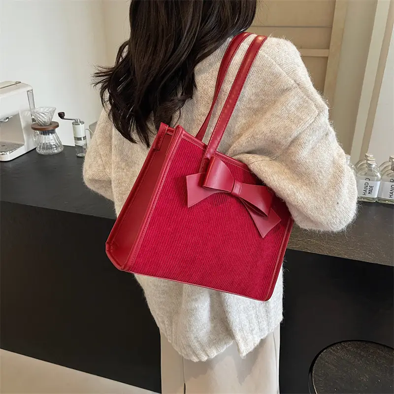 Red Large Capacity Women's Shoulder Bag - Image 6
