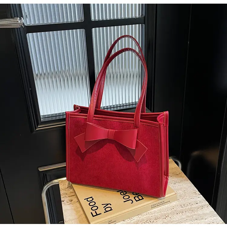 Red Large Capacity Women's Shoulder Bag — feature 16