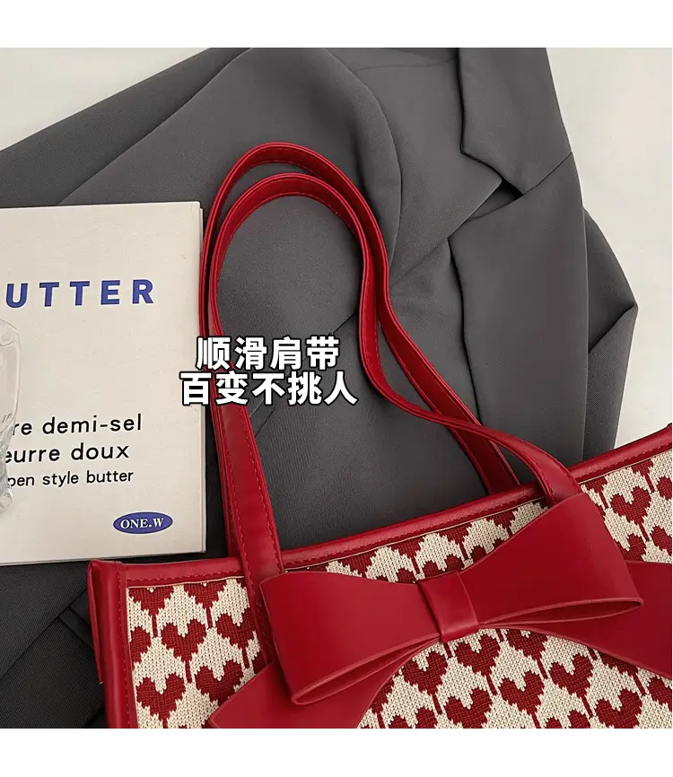 Red Large Capacity Women's Shoulder Bag — feature 4