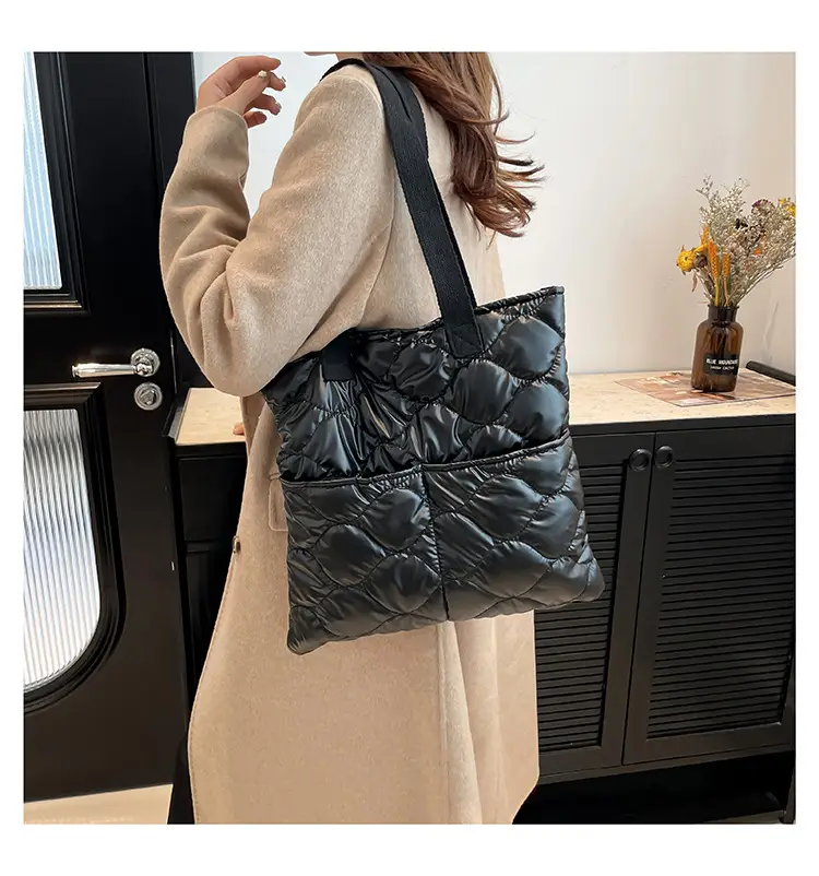 2024 Winter Women's Puffer Handbags Silver Black Gold — feature 10