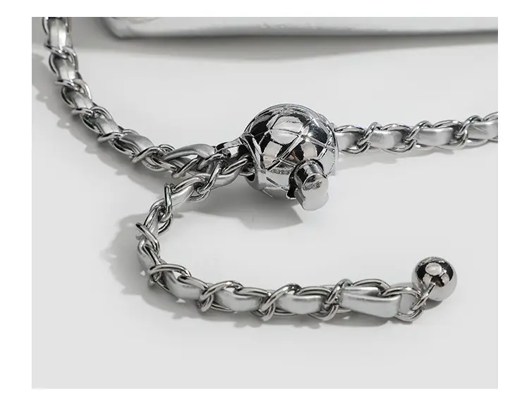 2026 Silver Pleated Cloud Bag with Chain Crossbody — feature 18