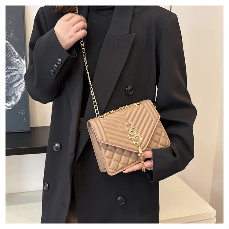 Korean Style White Chain Crossbody Bag for Women — feature 18