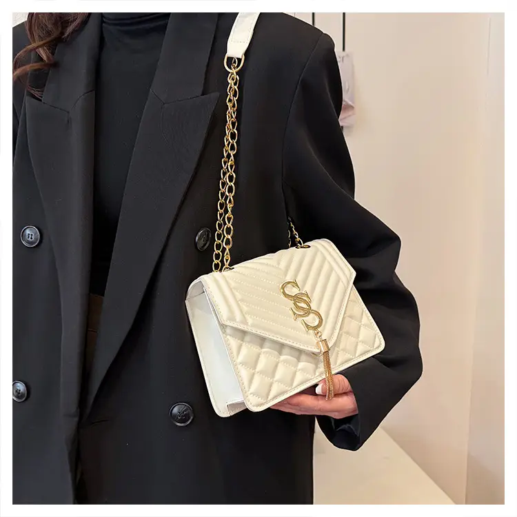 Korean Style White Chain Crossbody Bag for Women — feature 9