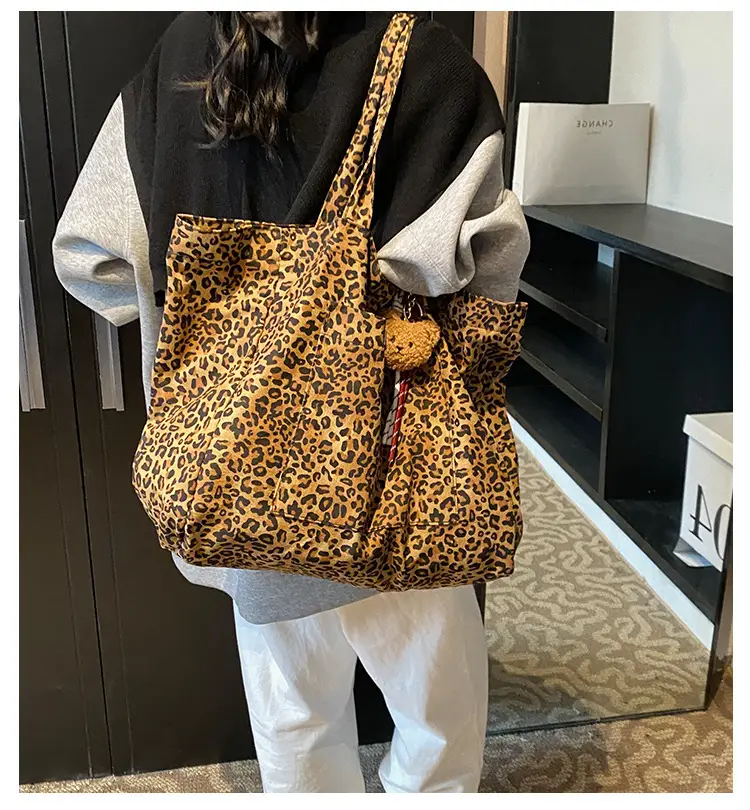 Leopard Print Women's Large Shoulder Tote Bag 2024 — feature 2
