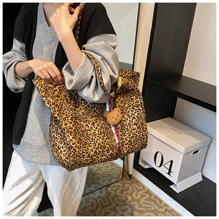 Leopard Print Women's Large Shoulder Tote Bag 2024 — feature 7