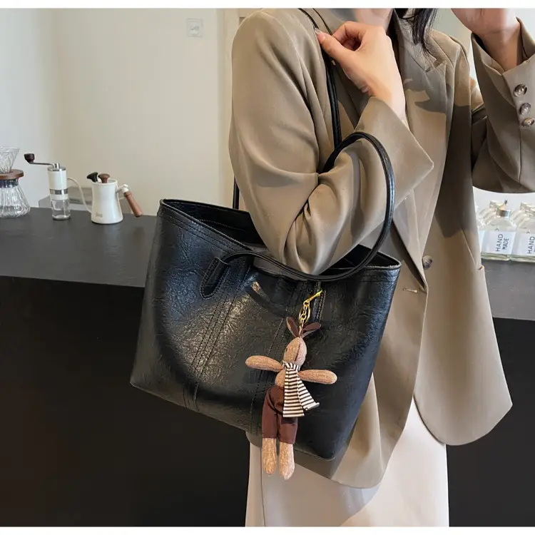 Women's Beige Leather Shoulder Bag with Bow Decor — feature 12