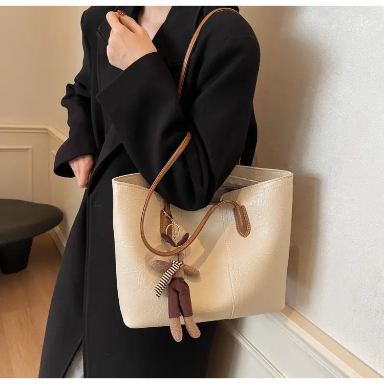 Women's Beige Leather Shoulder Bag with Bow Decor — feature 16