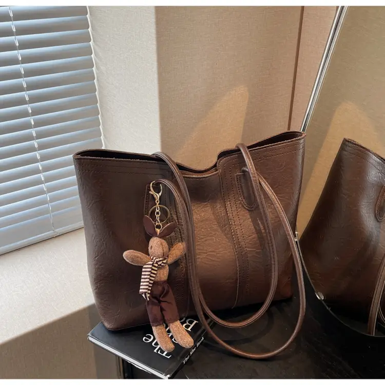 Women's Beige Leather Shoulder Bag with Bow Decor — feature 21