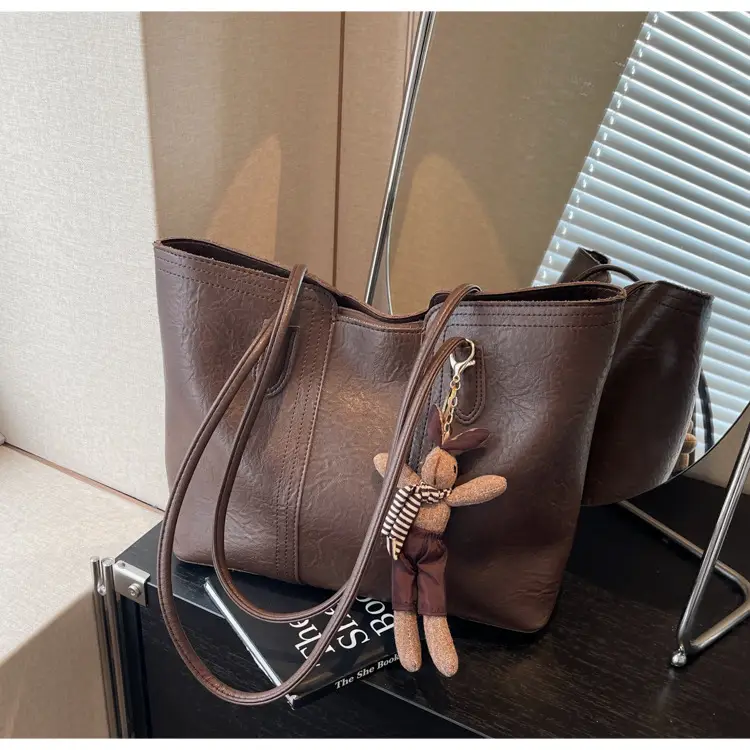 Women's Beige Leather Shoulder Bag with Bow Decor — feature 22