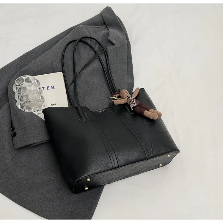 Women's Beige Leather Shoulder Bag with Bow Decor — feature 25