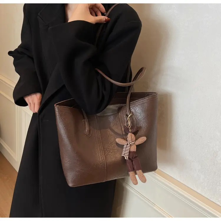 Women's Beige Leather Shoulder Bag with Bow Decor — feature 8