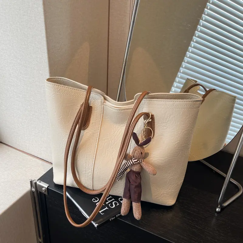 Women's Beige Leather Shoulder Bag with Bow Decor - Image 3