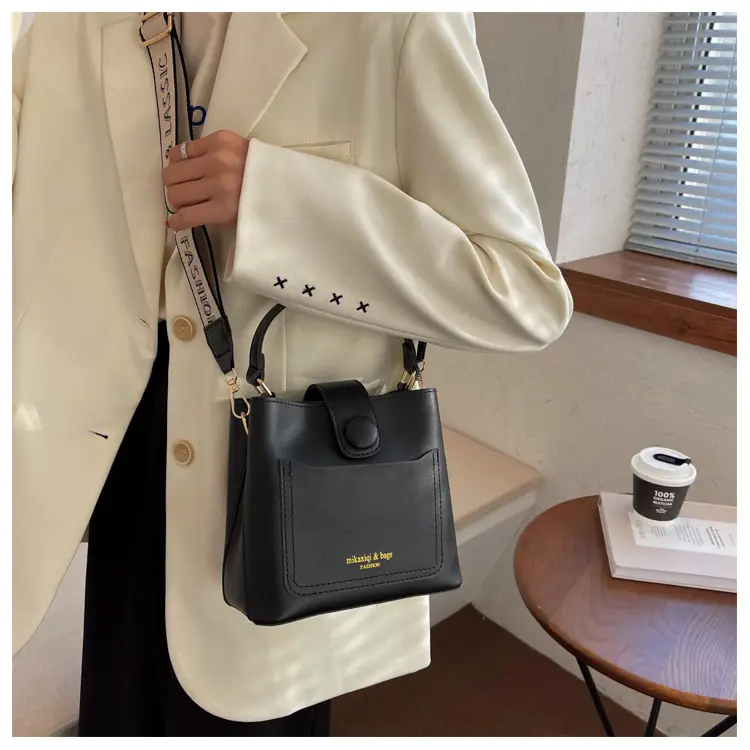 Black Vintage Bucket Bag for Women 2024 New Arrival — feature 23