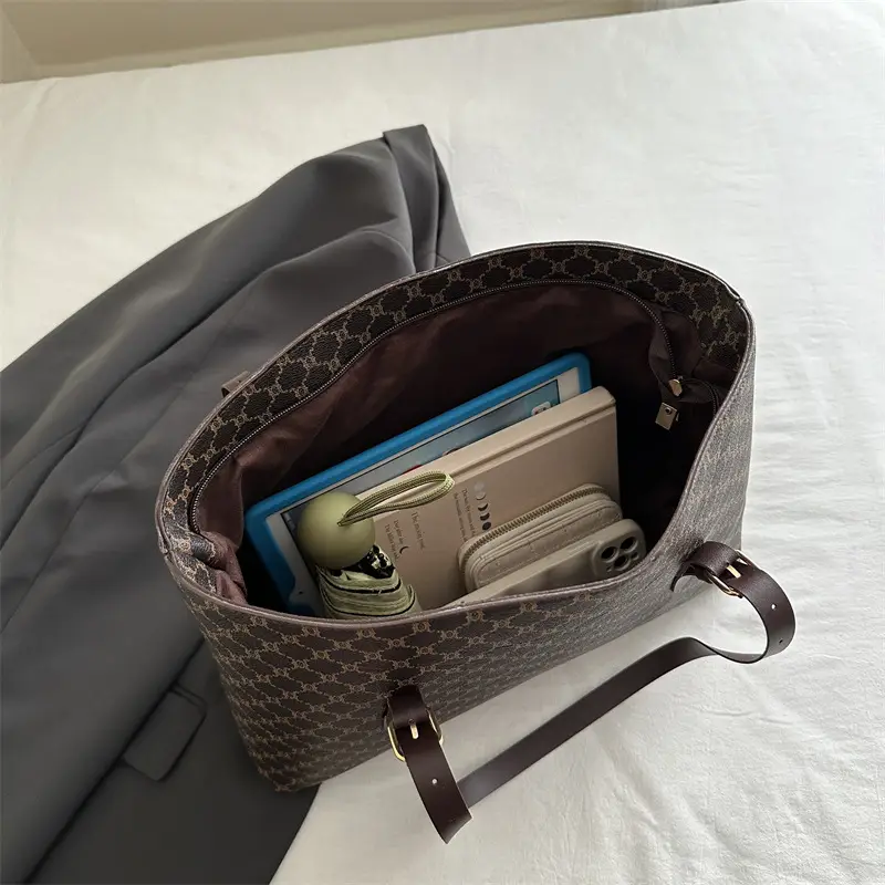 Women's Large Capacity Shoulder Bag Brown Monogram Pattern - Image 7