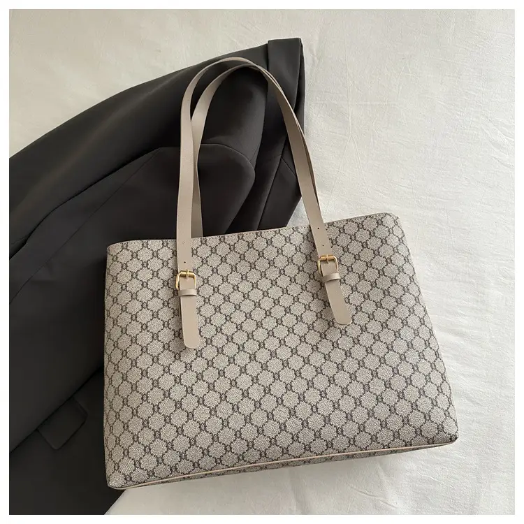 Women's Large Capacity Shoulder Bag Brown Monogram Pattern — feature 16