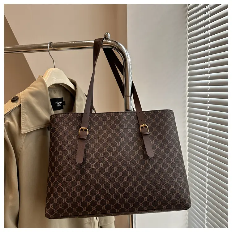 Women's Large Capacity Shoulder Bag Brown Monogram Pattern — feature 17