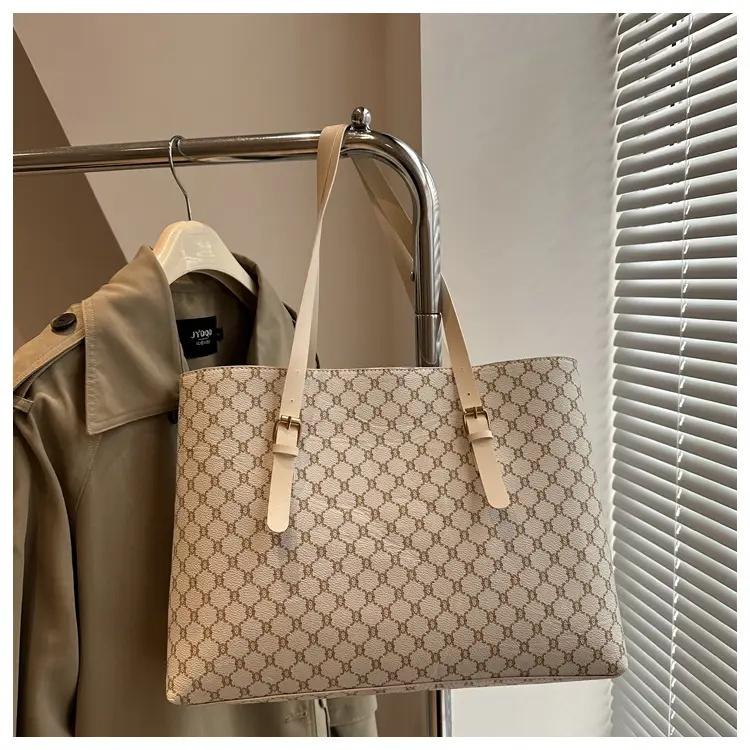 Women's Large Capacity Shoulder Bag Brown Monogram Pattern — feature 19