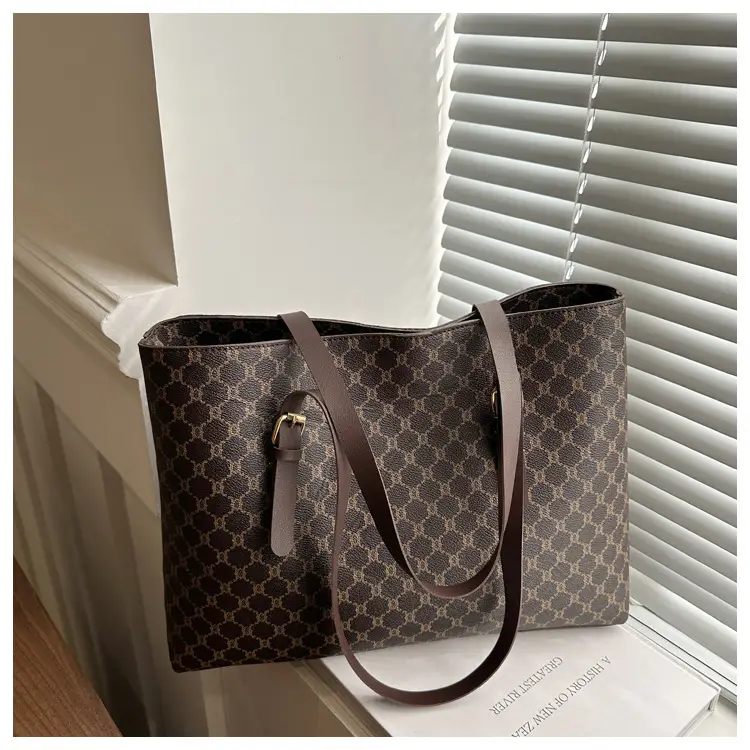 Women's Large Capacity Shoulder Bag Brown Monogram Pattern — feature 21