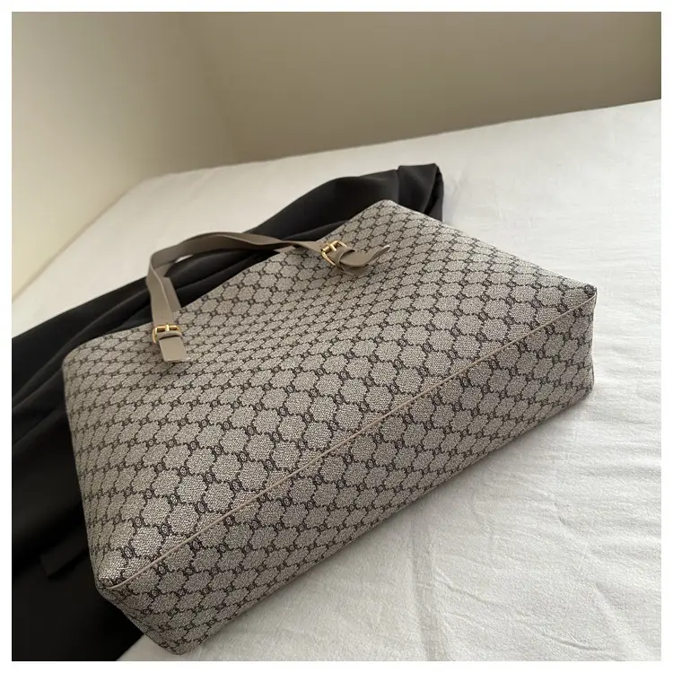 Women's Large Capacity Shoulder Bag Brown Monogram Pattern — feature 25