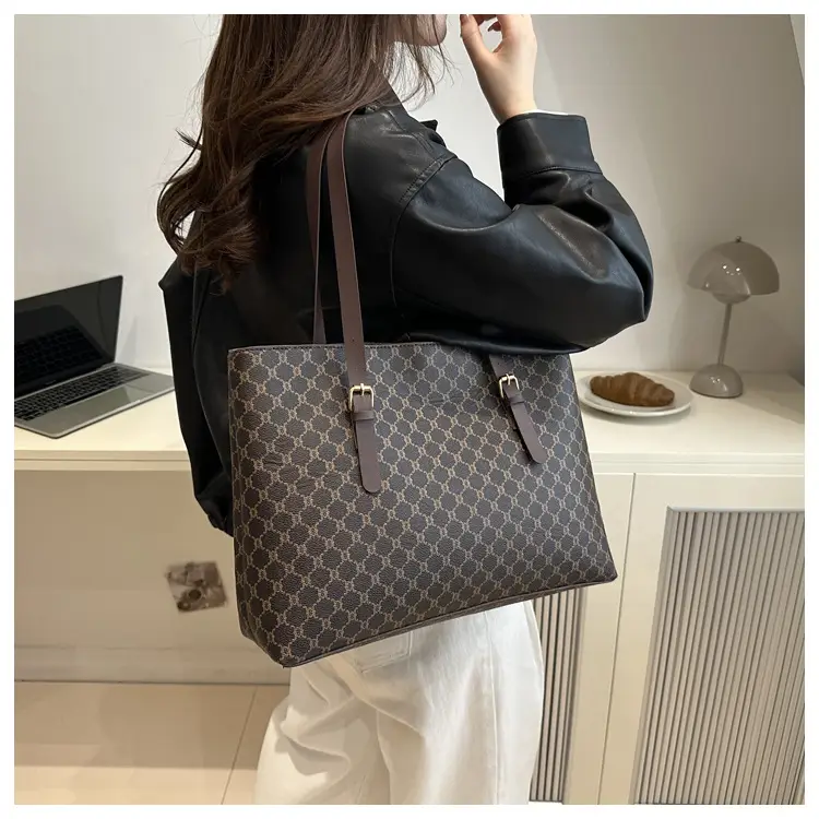 Women's Large Capacity Shoulder Bag Brown Monogram Pattern — feature 29