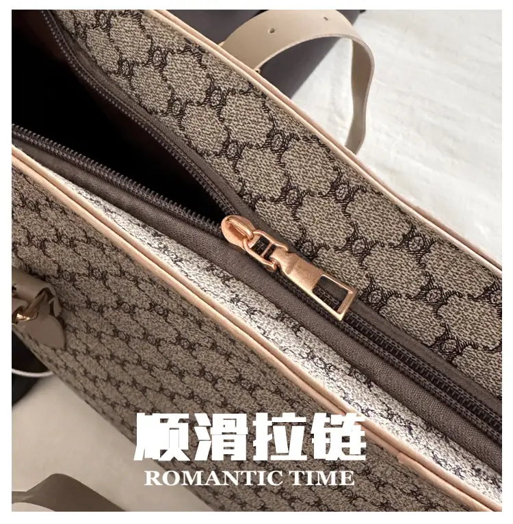 Women's Large Capacity Shoulder Bag Brown Monogram Pattern — feature 3