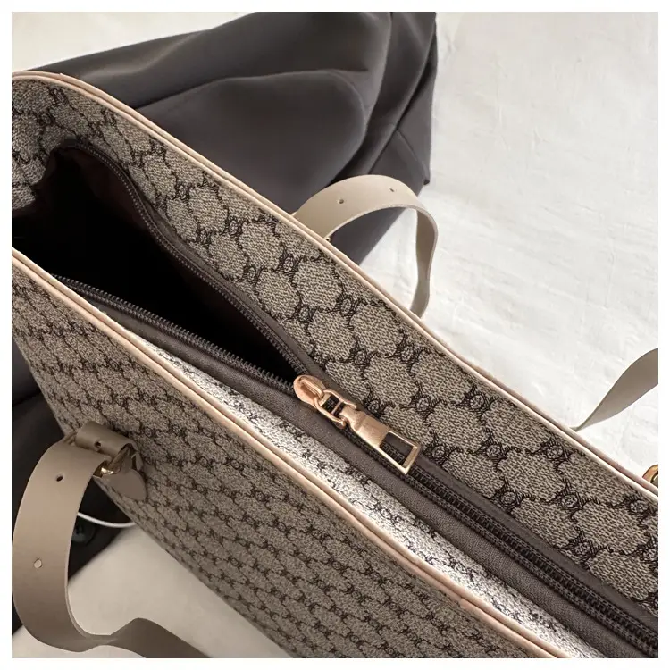 Women's Large Capacity Shoulder Bag Brown Monogram Pattern — feature 37