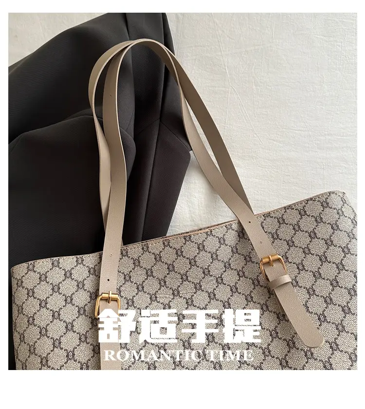 Women's Large Capacity Shoulder Bag Brown Monogram Pattern — feature 4