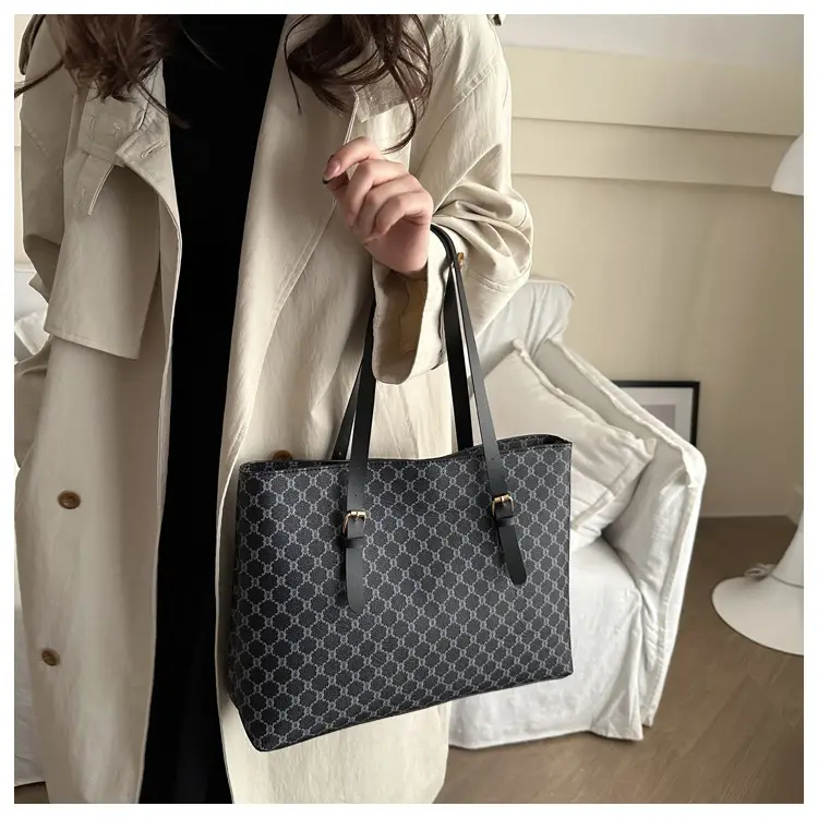 Women's Large Capacity Shoulder Bag Brown Monogram Pattern — feature 50