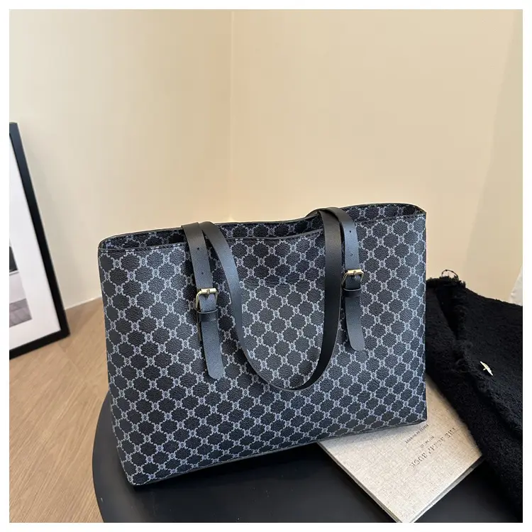 Women's Large Capacity Shoulder Bag Brown Monogram Pattern — feature 7