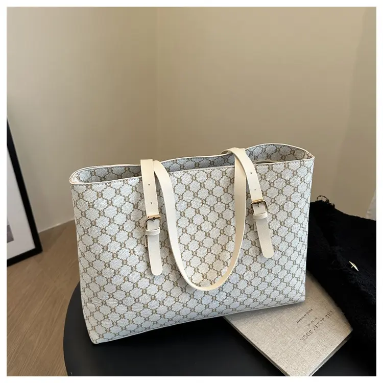 Women's Large Capacity Shoulder Bag Brown Monogram Pattern — feature 8