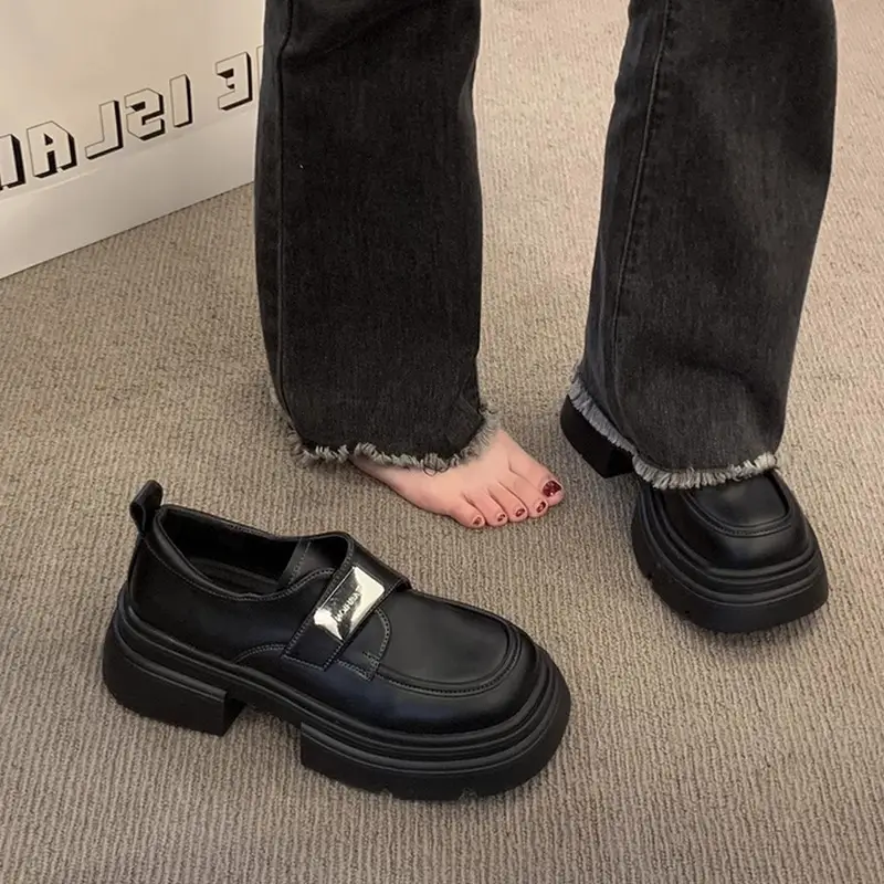 Retro Small Leather Shoes for Women 2025 New Spring and Autum Slip-On Loafers British Style Small Thick-Soled Shoes - Image 4
