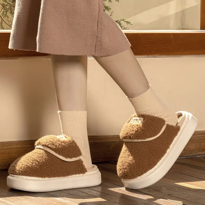 New Style Baotou Cotton Slippers for Women, Winter Couple Style, Comfortable, Warm, Thickened, Suitable for Outdoor Wear, Home Leisure Slippers, Cotton Slippers