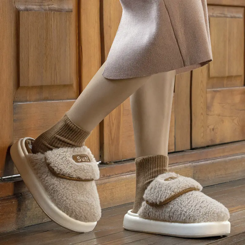 New Style Baotou Cotton Slippers for Women, Winter Couple Style, Comfortable, Warm, Thickened, Suitable for Outdoor Wear, Home Leisure Slippers, Cotton Slippers