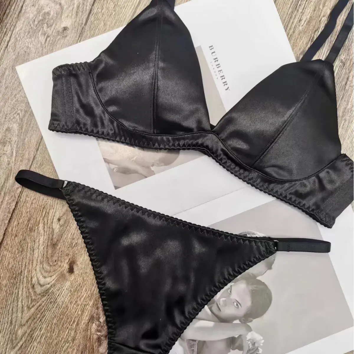 French Triangle Cup Bra Leopard Print No Steel Ring Glow Surface - Image 4