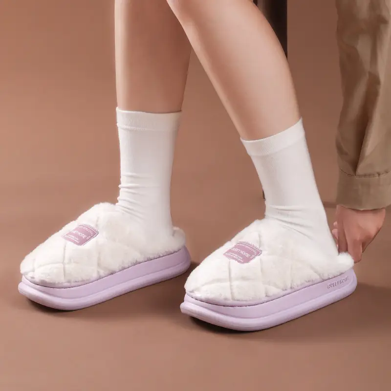 Women's 2025 Autumn and Winter New Indoor Non-Slip Thick-Soled Closed-Toe Warm Plush Cotton Slippers for Men and Women - Image 9
