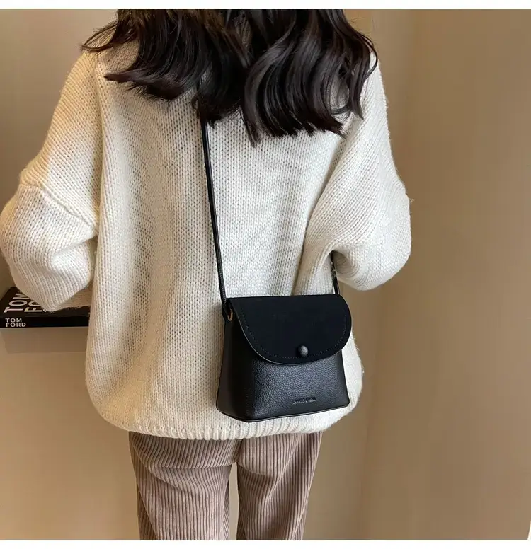 Women's Niche Brown Woven Shoulder Bag 2023 — feature 22