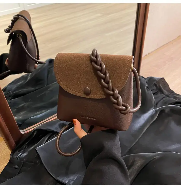 Women's Niche Brown Woven Shoulder Bag 2023 — feature 43