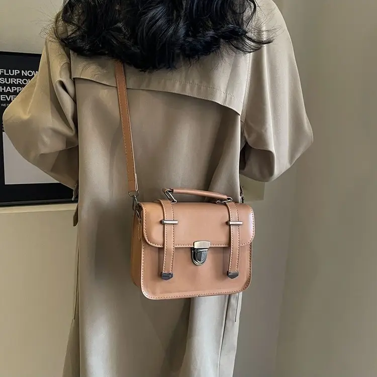 Vintage Women's Textured Shoulder Bag Brown 2024 - Image 7