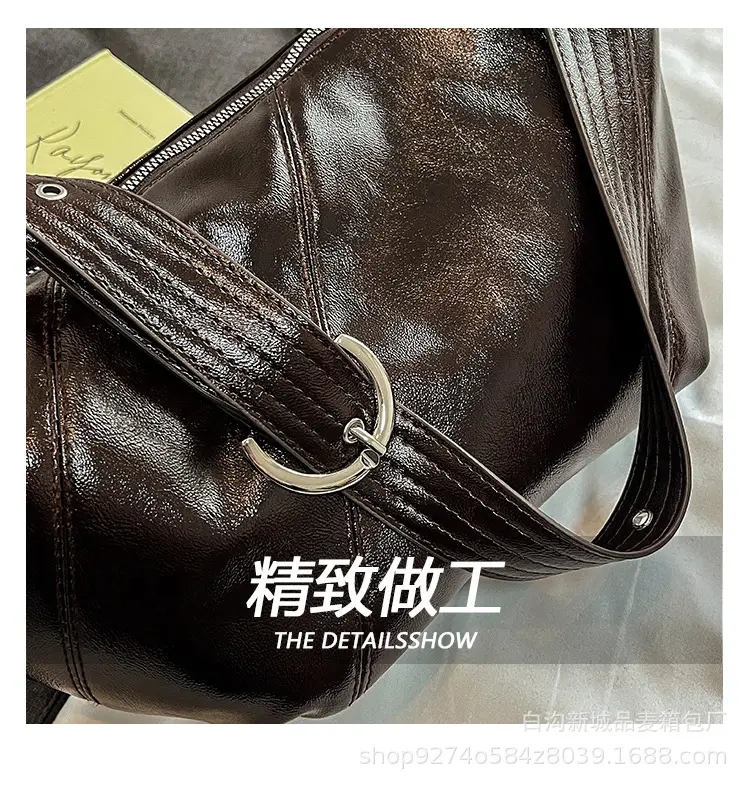 Women's Brown Croc Texture Shoulder Bag 2026 — feature 11