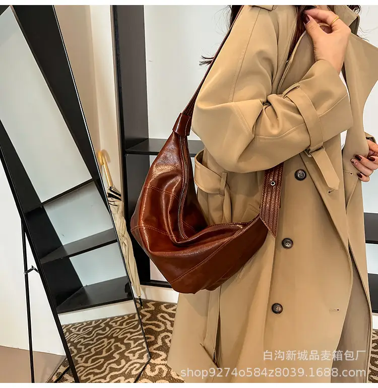 Women's Brown Croc Texture Shoulder Bag 2026 — feature 18