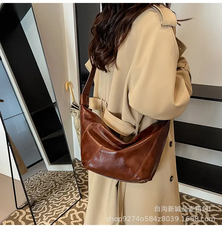 Women's Brown Croc Texture Shoulder Bag 2026 — feature 19