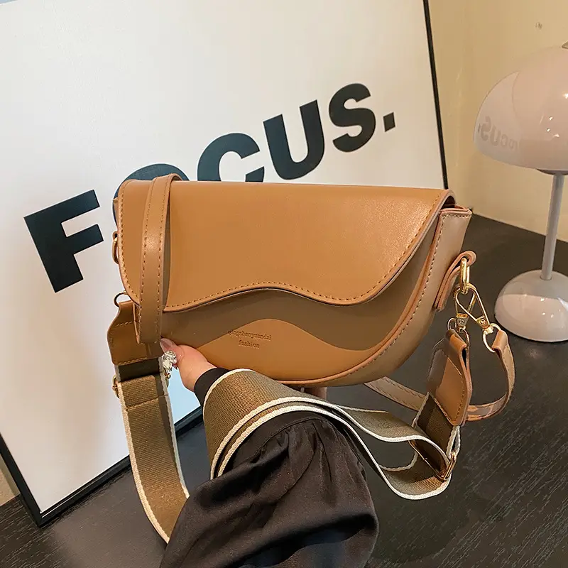 Black Textured Crossbody Bag for Women 2024 - Image 4