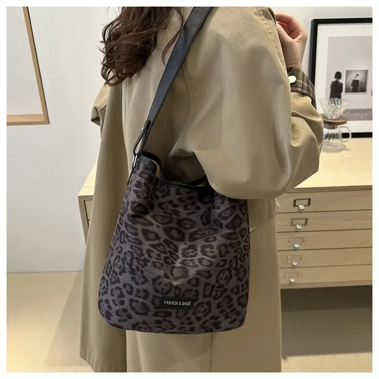 Leopard Print Matte Crossbody Bag Large Capacity 2026 — feature 21