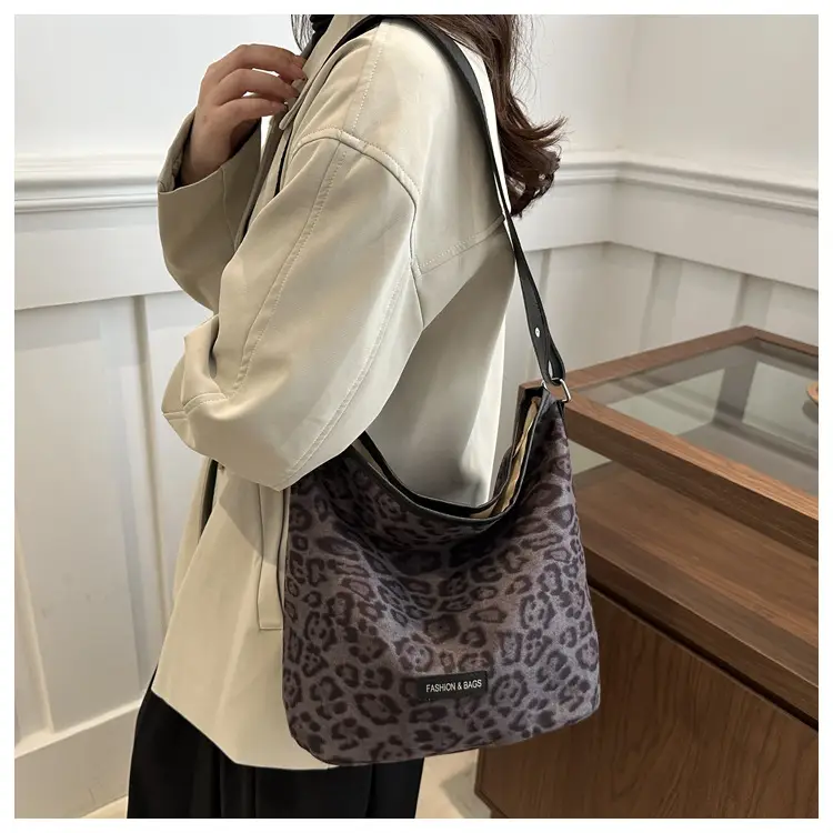 Leopard Print Matte Crossbody Bag Large Capacity 2026 — feature 29