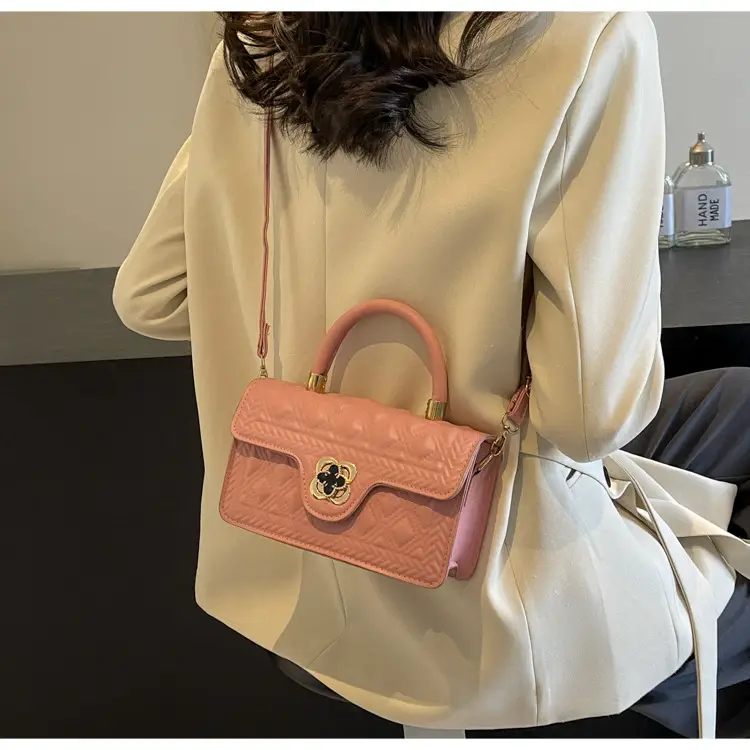 Women's Mint Green Rhombic Shoulder Bag 2024 — feature 17