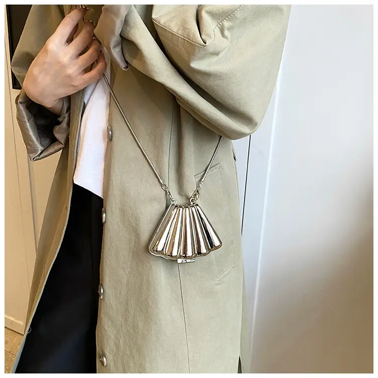 Super Mini Personalized Alloy Shell Small Box Women's Bag 2025 New — feature 15