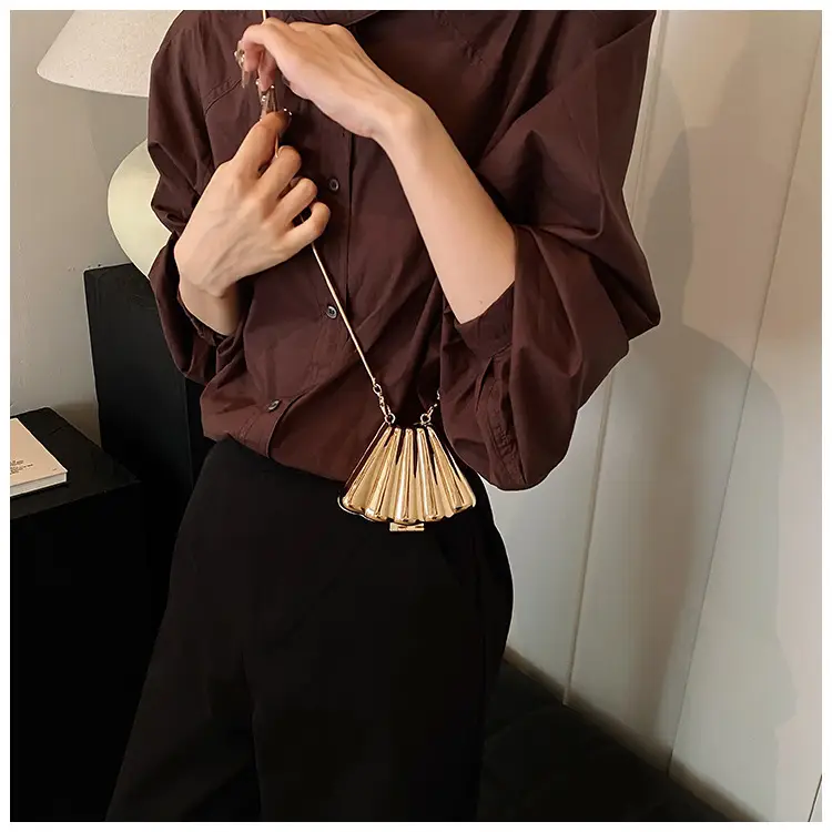 Super Mini Personalized Alloy Shell Small Box Women's Bag 2025 New — feature 9