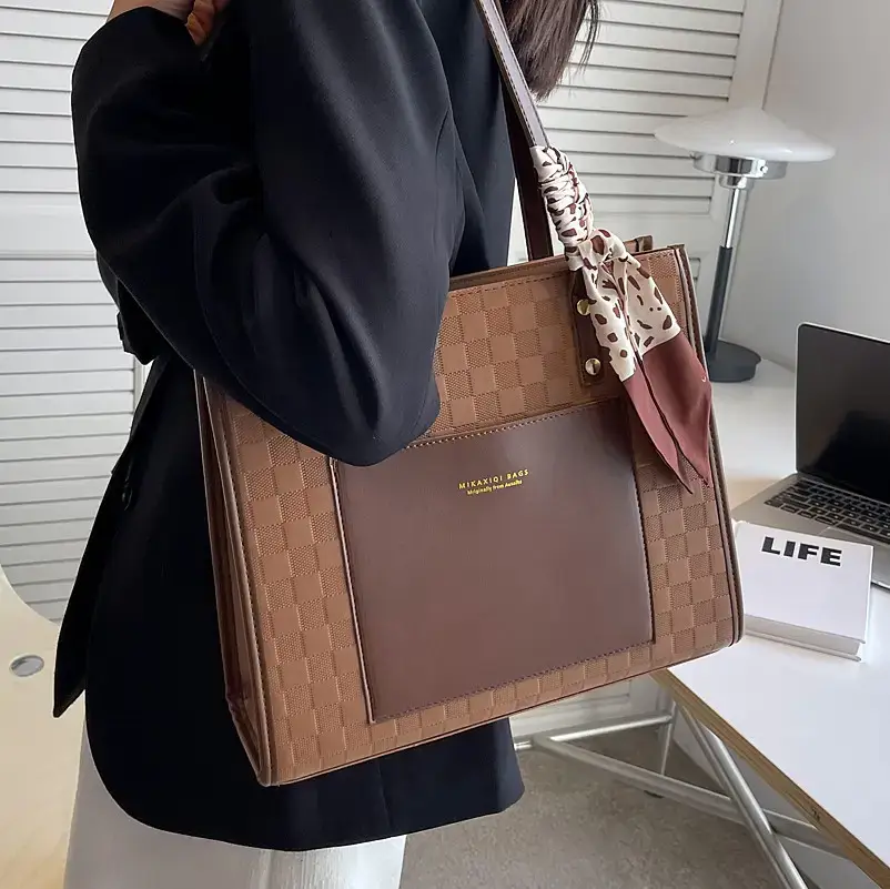Women's Textured Large Shoulder Bag Brown Crocodile Design - Image 5