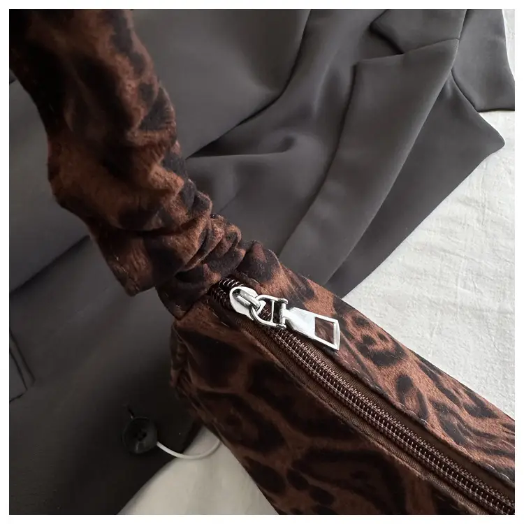 Leopard Print Shoulder Bag Brown 2024 Autumn Winter — feature 5